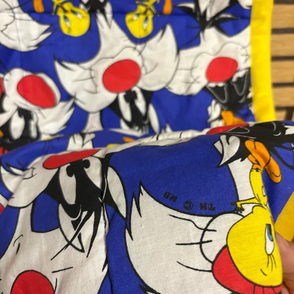 Looney Toons Light‎ Weight Blanket